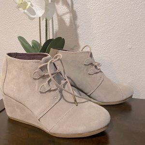 TOMS Kala Wedge Booties